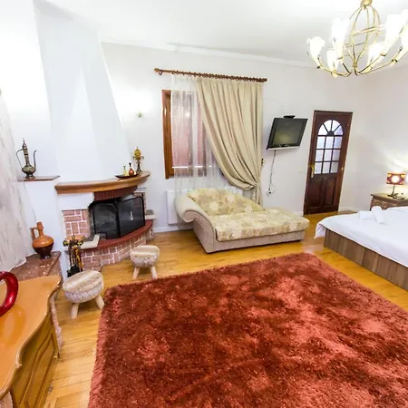 Bujtina Vila 10 * كورتشي