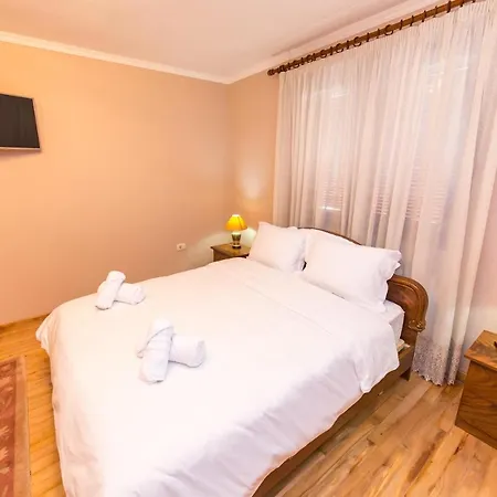 Bujtina Vila 10