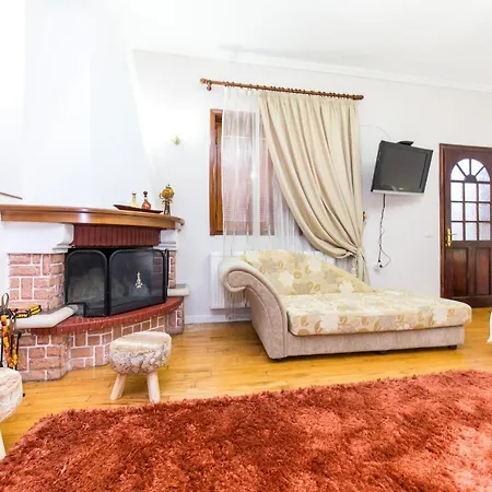 Bujtina Vila 10 *