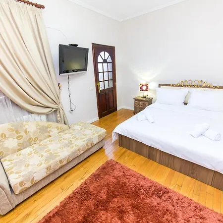 Bujtina Vila 10 *